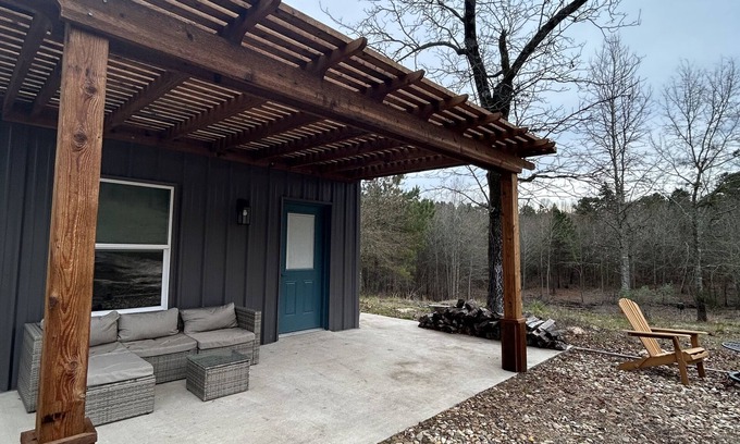 Dogwood Cabin | Secluded cabin- 10 private acres- fiber internet- minutes from Lake Bob Sandlin