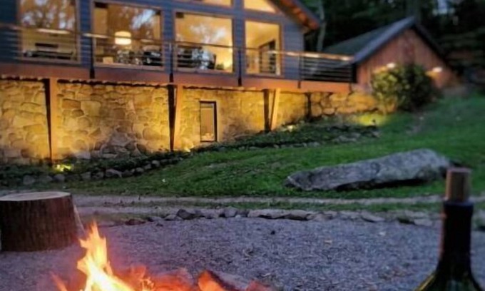 Spring City Cabin | Secluded Cabin; Mountain Chalet w/Hot Tub on 5 acre lot