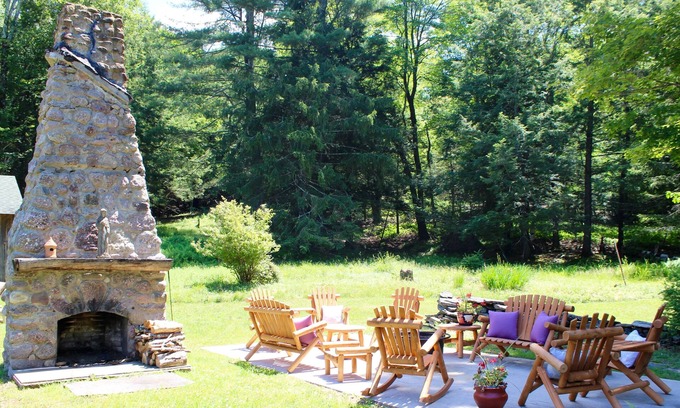 Town of Olive House | Secluded Catskill Mountains Getaway Peaceful Nature Near Woodstook