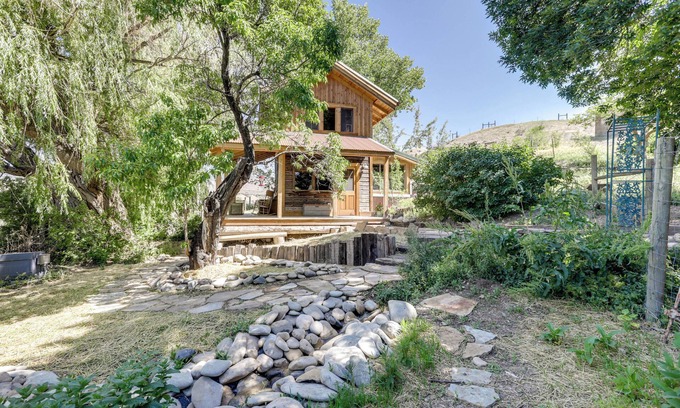 Lazear Cabin | Secluded Couple's Retreat on Farm in Paonia!