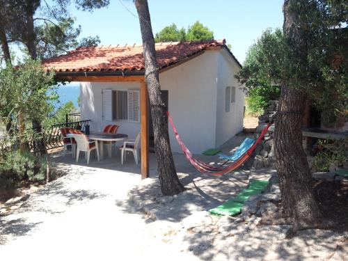 Cove Makarac (Milna) House | Secluded family friendly house Milna, Brac - 12229