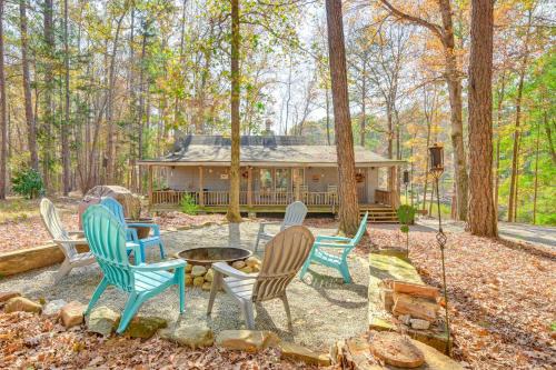 Pine Mountain Valley House | Secluded Hamilton Cabin Retreat with Private Lake!