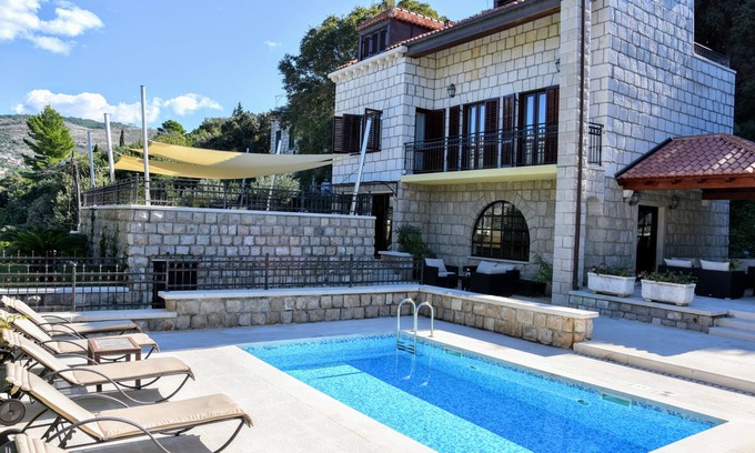 Babin Kuk Villa | Secluded Luxury Villa in Dubrovnik with private heated pool - Villa Franica
