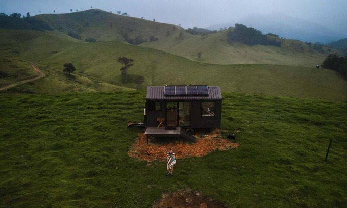 Gloucester Tops House | Secluded Off-Grid Cabin Valley View - Pet Friendly - Sufjan