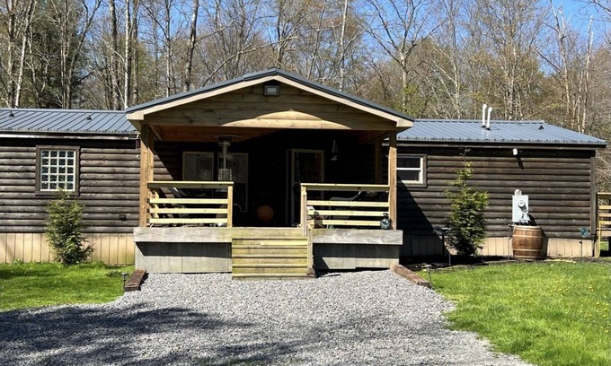 Leeper Cabin | Secluded three bedroom cabin in the Woods