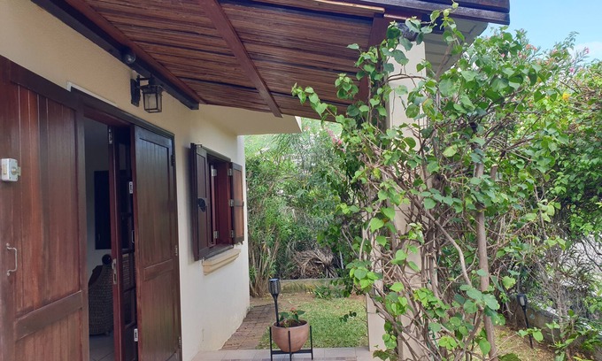 La Mivoie Villa | secluded villa beach locationn