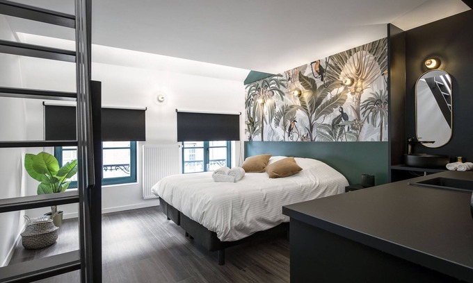 Broekwijk Bed & Breakfast | Secret Walls