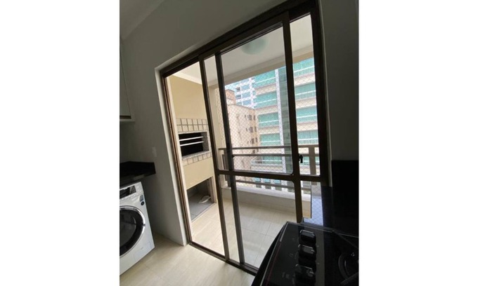 Castelo Branco Apartment | SEGURO, 2 QUARTOS, TODO REFORMADO, 200m DO MAR, WiFi