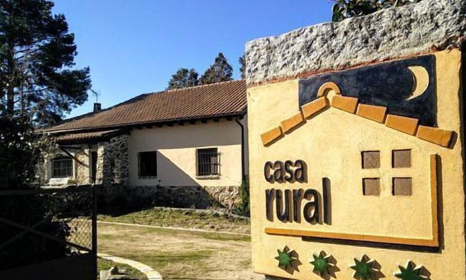 Navas de Riofrio Cottage | Self catering El Pinar for 6 people