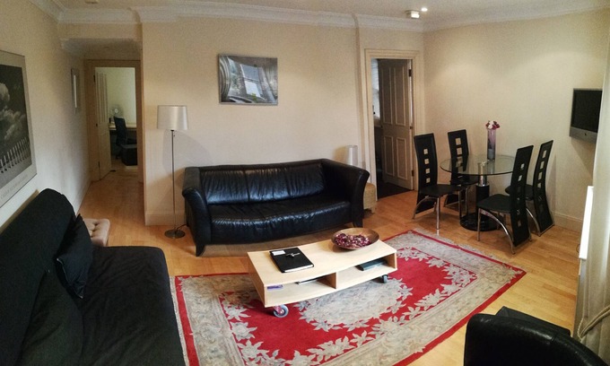 Vincent Square Apartment | Self Contained Luxury Apartment for 4 People - Double Bed and King Sofa Bed