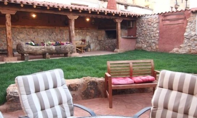 Pinilla de los Barruecos Cottage | Self catering Los Barruecos for 18 people