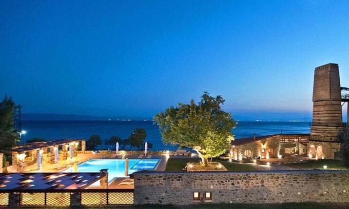 Limni Hotel | Selina Kaminos Evia