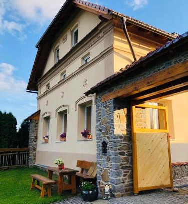 Meclov House | Selská chalupa Anetka