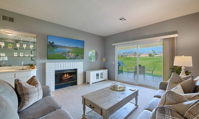 Palm Desert Condo | Sensational Golf Course & Mountain Views