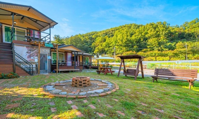 Seongju House | Seongju Morning In the Forest Pension