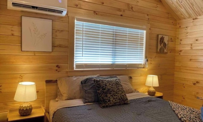 Asheboro House | Serene 1BR Cabin near NC Z00 with Loft & Waterview