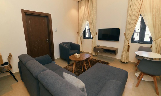 Jabi Apartment | Serene 2-bedroom apartment in nice Abuja with AC, WiFi and 24/7 Power Supply