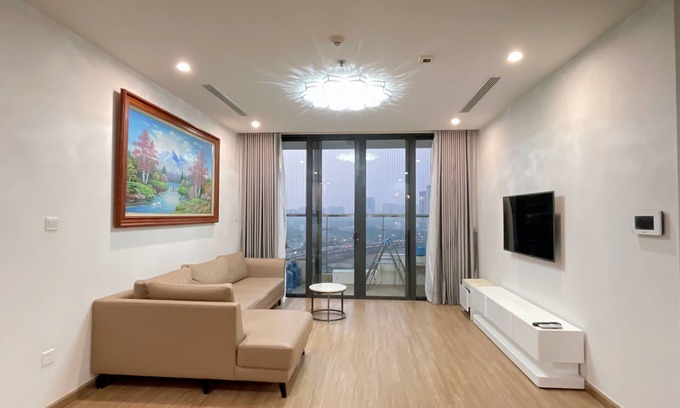 Tu Liem Apartment | Serene 4-bedroom apartment with AC in Vinhomes Skylake