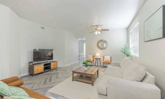 Palmdale House | Serene and Elegant Estate On Racquet Ln #42183