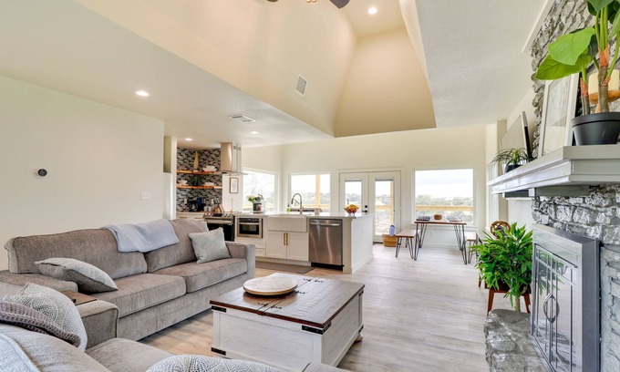 Burnet House | Serene Burnet Getaway w/Buchanan Lake Views!