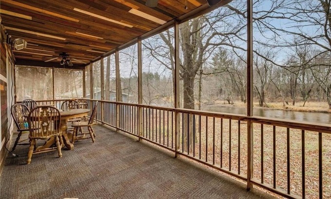 Pine City Cabin | Serene Dog-friendly Riverfront Cabin with Kayaks in Pine City - Perfect Getaway