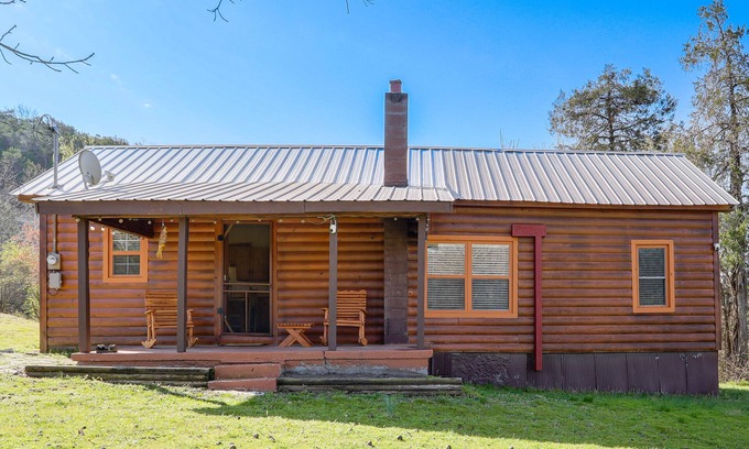 Guion Cabin | Serene Guion Cabin < 1 Mi to the White River!