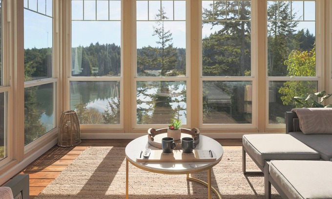 Barview House | Serene Lake View Retreat + Fish Prep Lodge