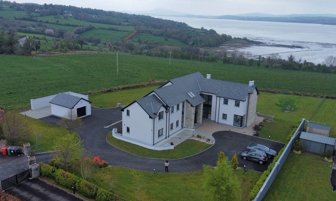 Letterkenny House | Serene luxurious Haven with Sea View: Rooms or Entire Property Letterkenny