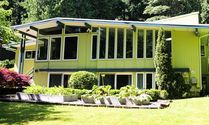 Highland Terrace House | Serene Mid-Century Retreat