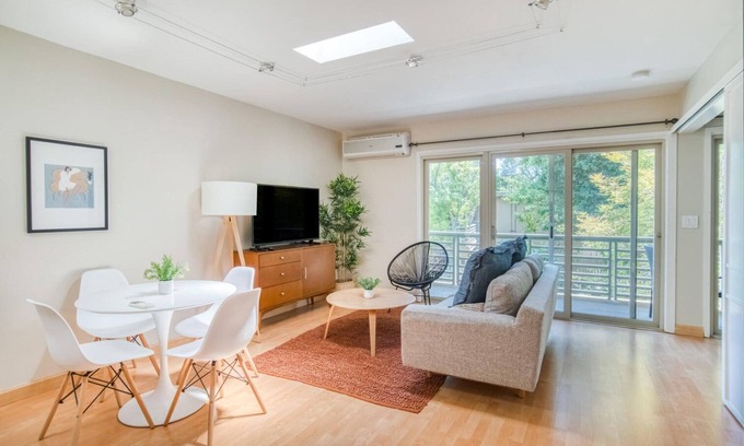 University South Apartment | Serene Palo Alto 2BR w/Patio, nr Shopping & Food, by Blueground