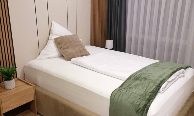 Bad Salzuflen House | Serene Retreat in Bad Salzuflen Cozy Guest Room with 1500m² Grounds