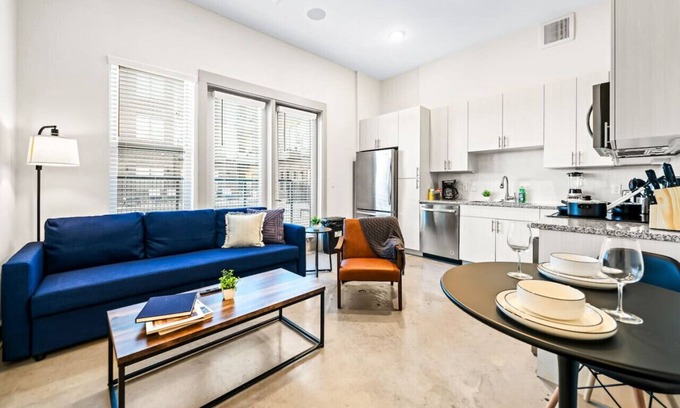 Fort Worth Apartment | Serene Retreat Pool Access 2 Min Walk to TCU