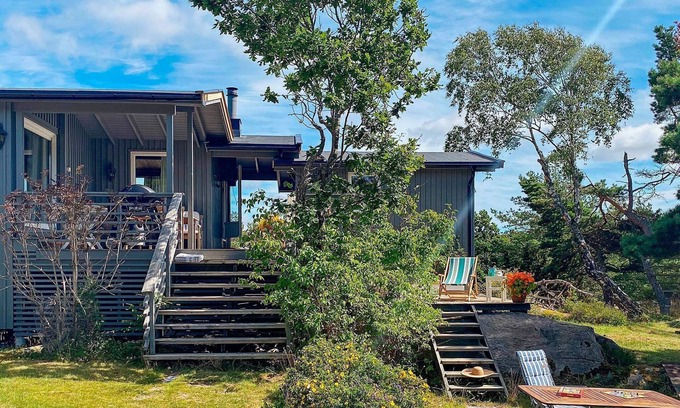 Hvaler House | Serene Seaside Retreat in Vesteroy-By Traum