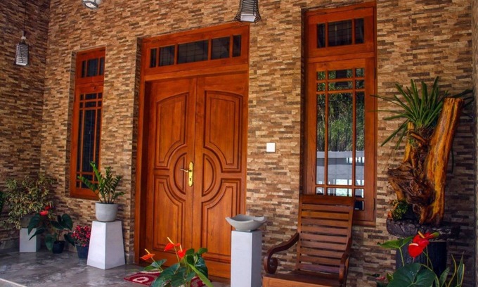 Tennekumbura House | Serenity Hill Oasis