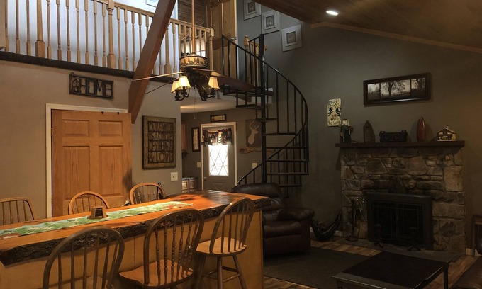 Jefferson Township House | Seven Springs/Hidden Valley Amazing Home- Mountainview (Secluded and Private)