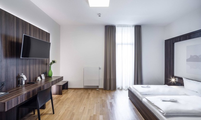 Bergheim Hotel | sevenDays Hotel Boardinghouse double room with balcony