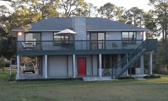 Innerarity Grants House | SF Beach House on Perdido Bay/Private Pier/Dolphins/Swim/Fish/Boat