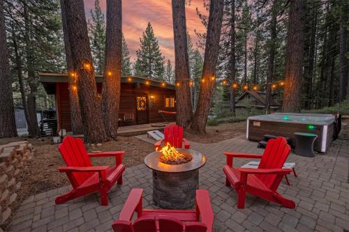 Country Club Estates House | Shady Pines Pets Hot tub