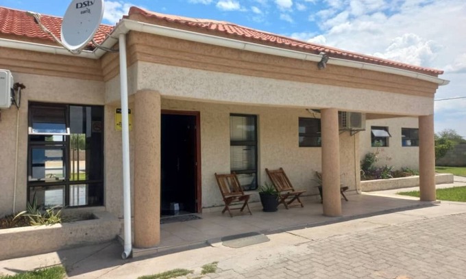 Shakawe Hotel | ShakeVille Guest House