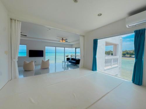 Maeda House | Shallows