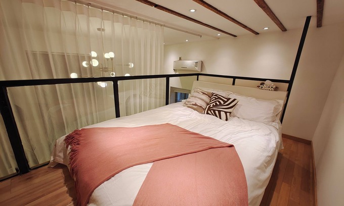 Huaihai Road Commercial Area Apartment | Shanghai Dreams - Urban Vibes in Xuhui District