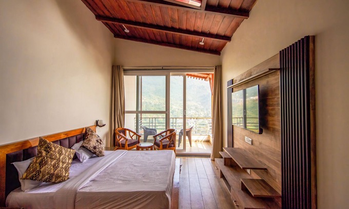 Bhimtal Bed & Breakfast | Shanti Kunjj : Lake View Room Galaxy