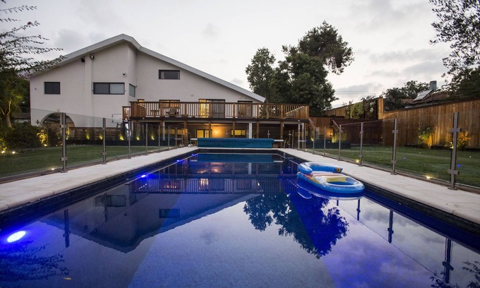 Drom HaSharon House | Shared property close to most cities up to 10 adults comfy pool sauna Hottub.