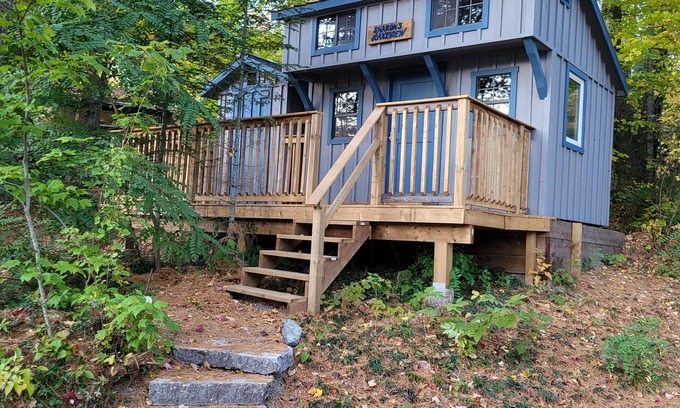 Faraday Cottage | SHARON'S LAKEVIEW COTTAGE - WATERFRONT PROPERTY! SUMMER AVAILABILITY!