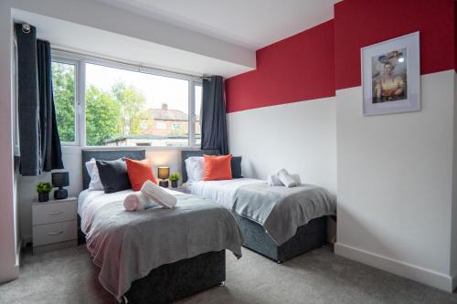 Bloxwich House | Sheldon House 3 BED Cosy Home nr JLR & NEC