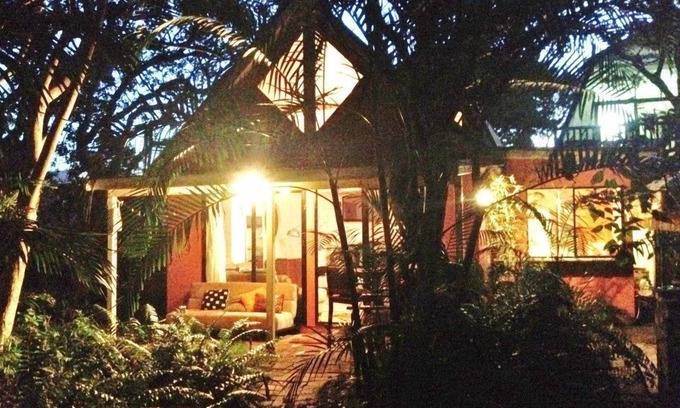 Sawtell House | shellies on the beach Big House