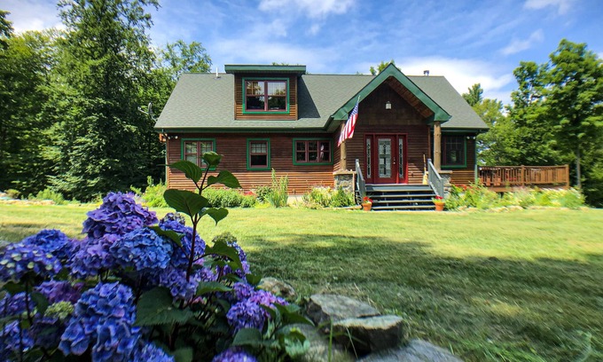 Fort Ann Cabin | Shelving Rock Lodge on 54 acres in Adirondack Park