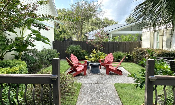Old Village Apartment | Shem Creek Luxury Studio - Minutes to Charleston and Beaches