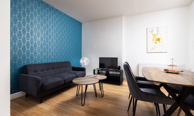 Shepherd's Bush Apartment | Shepherd's Bush 1 renovated apartment for 4 people