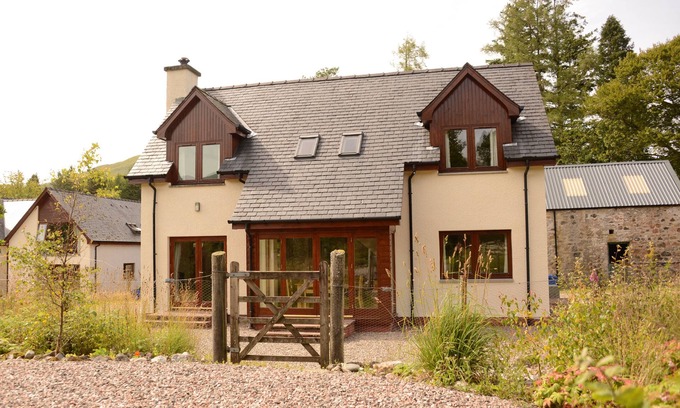 Torcastle House | SHEPHERDS REST, pet friendly, with open fire in Banavie